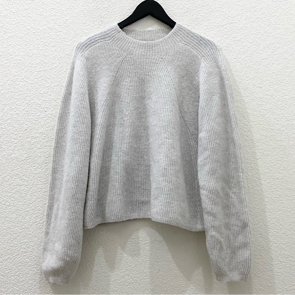 BANANA REPUBLIC 551630-02 Light Gray Cropped Ribbed Ballon Sleeve Sweater Size L - Picture 2 of 10